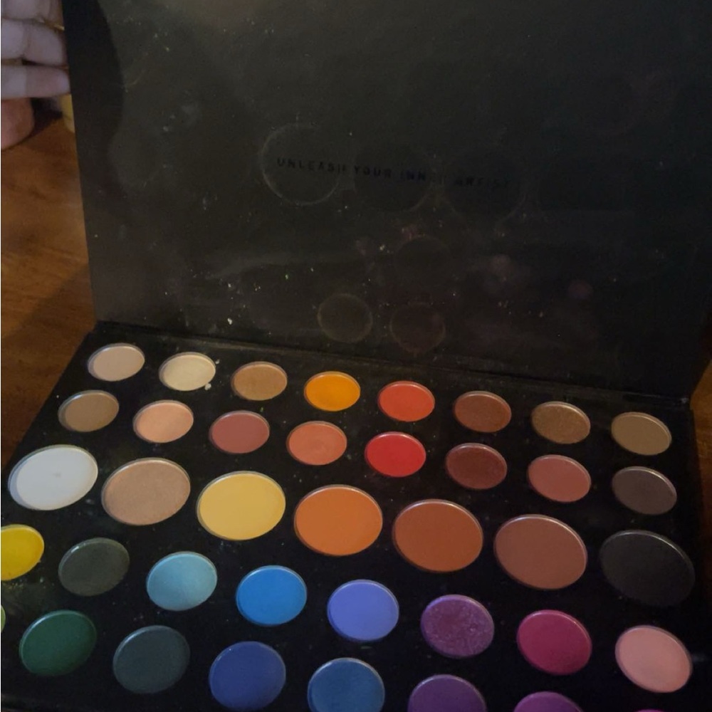 Morphe Vibrant Eyeshadow Palette